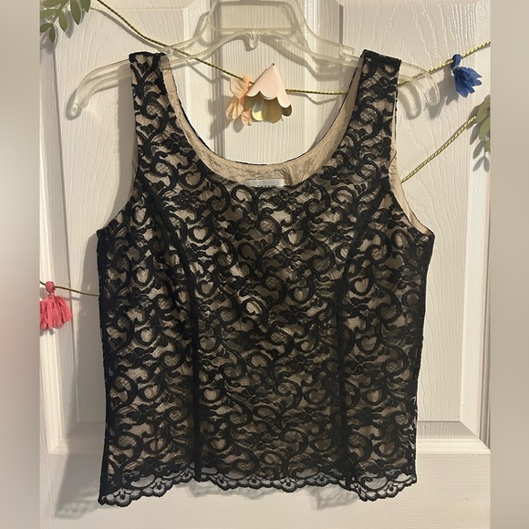 Tahari Tops - Vintage Tahari Lace Sleeveless Top - Size 8